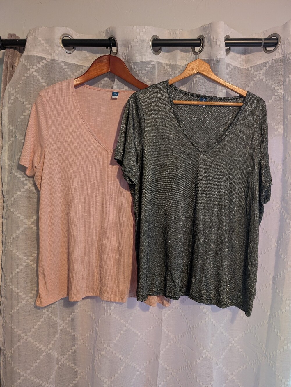 Old Navy Women’s V-Neck Luxe Short Sleeve Shirt Bundle